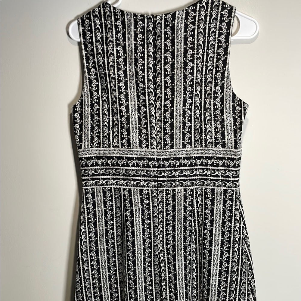 Adrianna Papell Black White Embroidered Fit Flare Midi Dress Size 8 - Picture 5 of 8